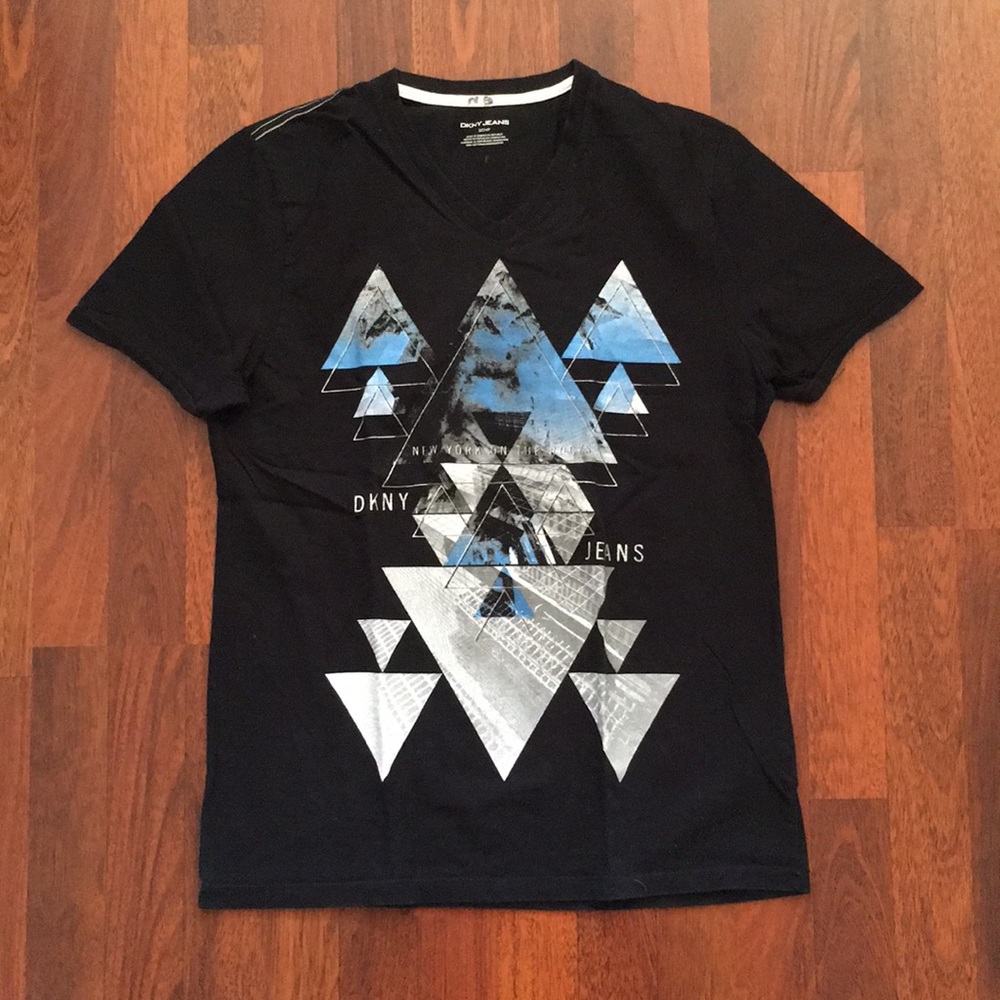 DKNY small black graphic tee